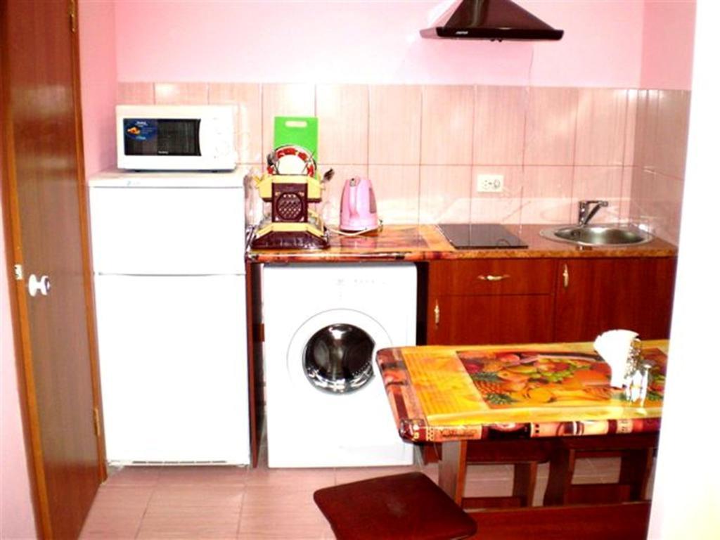 2 Комнаты 4 Дивана Чкалова-Садовая "Сити Центр" 2 Этаж Wi-Fi 2 Этажный Отдельный Дом 尼古拉耶夫 客房 照片